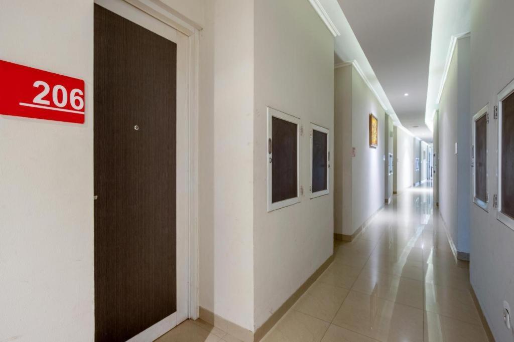 Raffleshom Hotel Bandung Zewnętrze zdjęcie