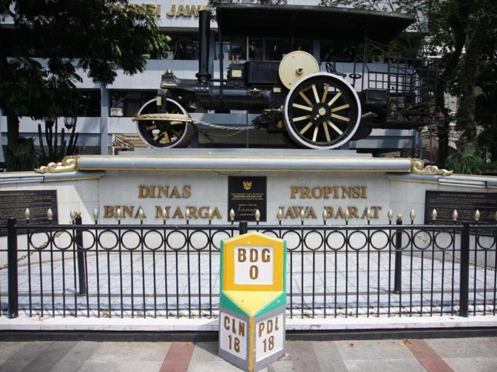 Raffleshom Hotel Bandung Zewnętrze zdjęcie