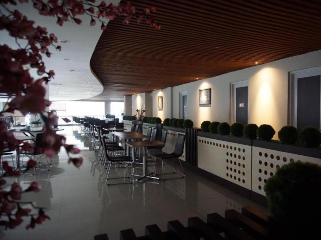Raffleshom Hotel Bandung Zewnętrze zdjęcie