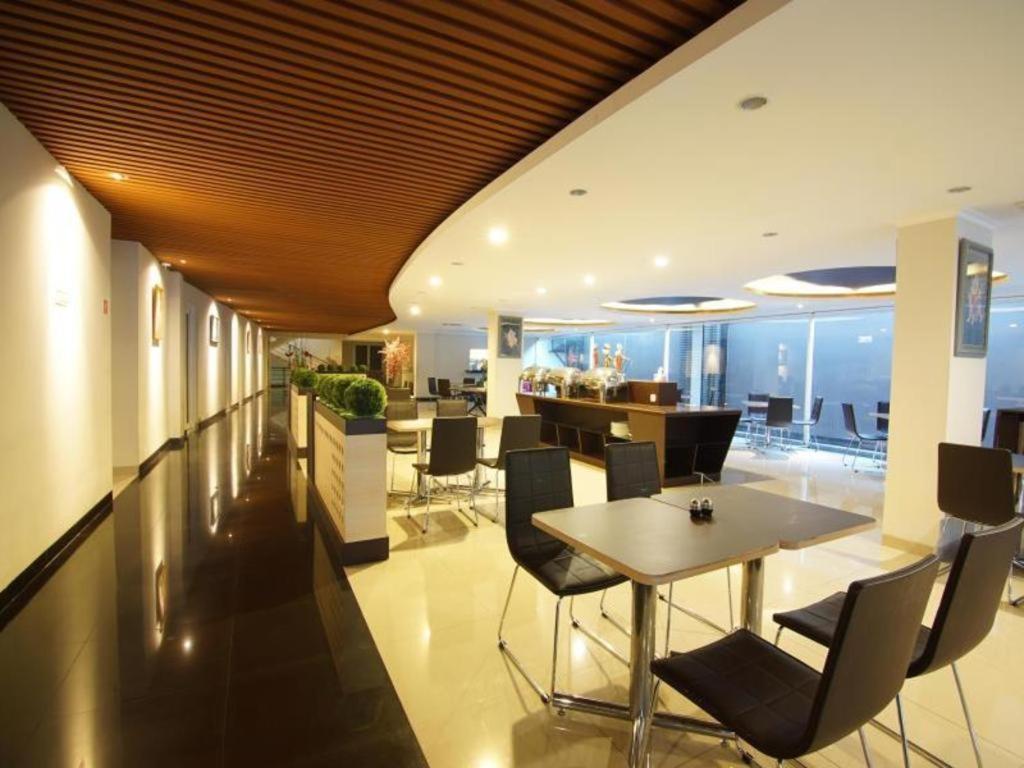 Raffleshom Hotel Bandung Zewnętrze zdjęcie
