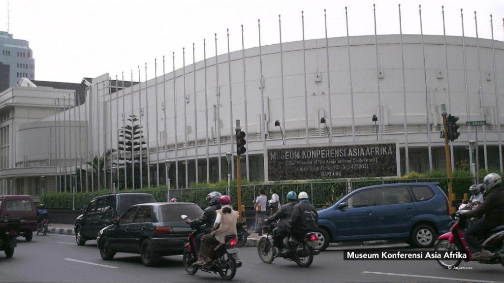 Raffleshom Hotel Bandung Zewnętrze zdjęcie